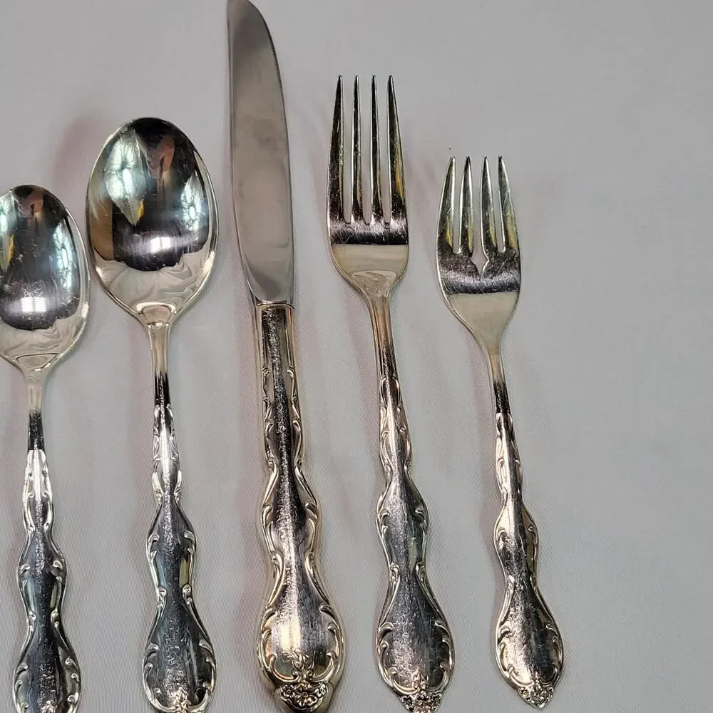 Rogers Camelot Melody Silverplate 5‎ Piece Place Setting Silverware 1964